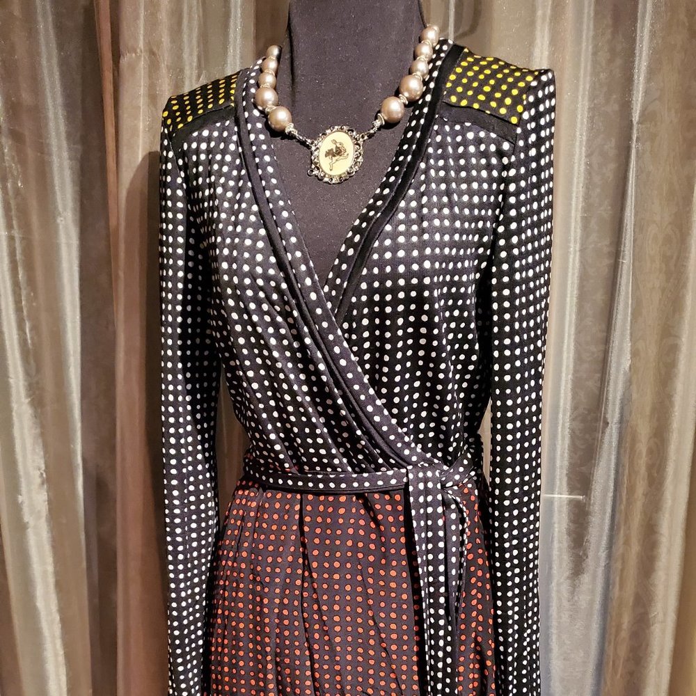 Stunning DVF Silk Wrap Dress - Retro Size 6 / Modern Size 2